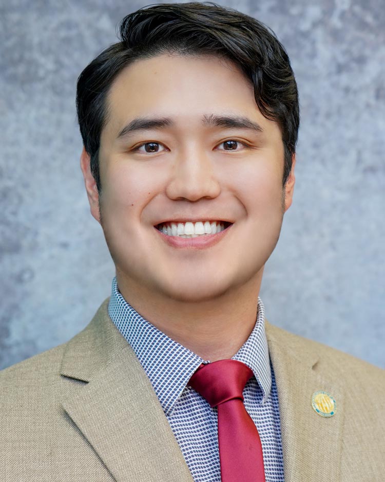 Dan Kim Headshot